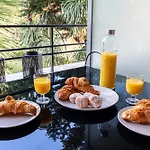 Chez Lili Centre Terrasse Clim 50m מנטון