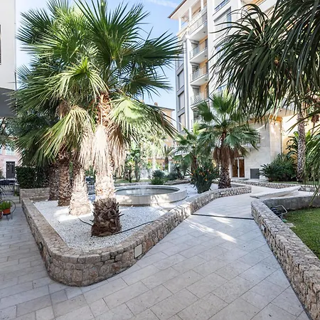 Chez Lili Centre Terrasse Clim 50m מנטון