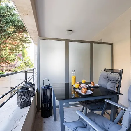 Appartement Centre Terrasse Climatisation 50m Menton