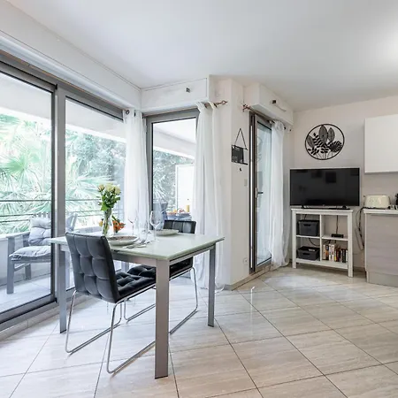 Centre Terrasse Climatisation 50m