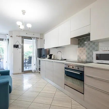 Appartement Centre Terrasse Climatisation 50m Menton